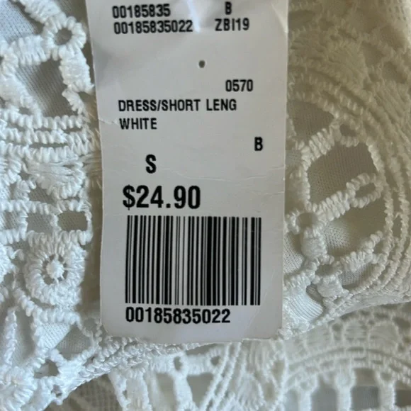 White dress - Picture 9 of 9